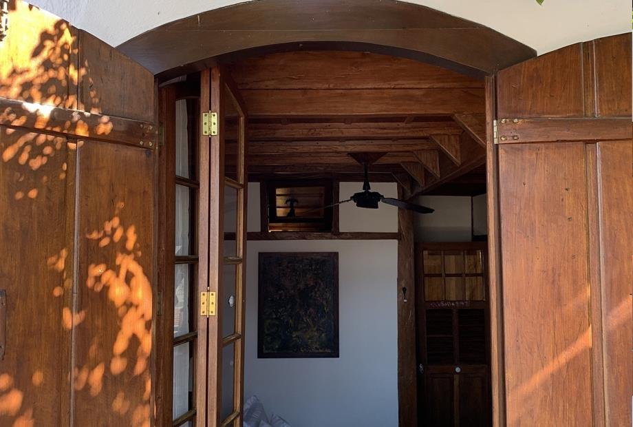 Janela Sofia red.jpg