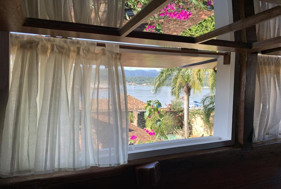 Janela Juliana 2 red.jpg