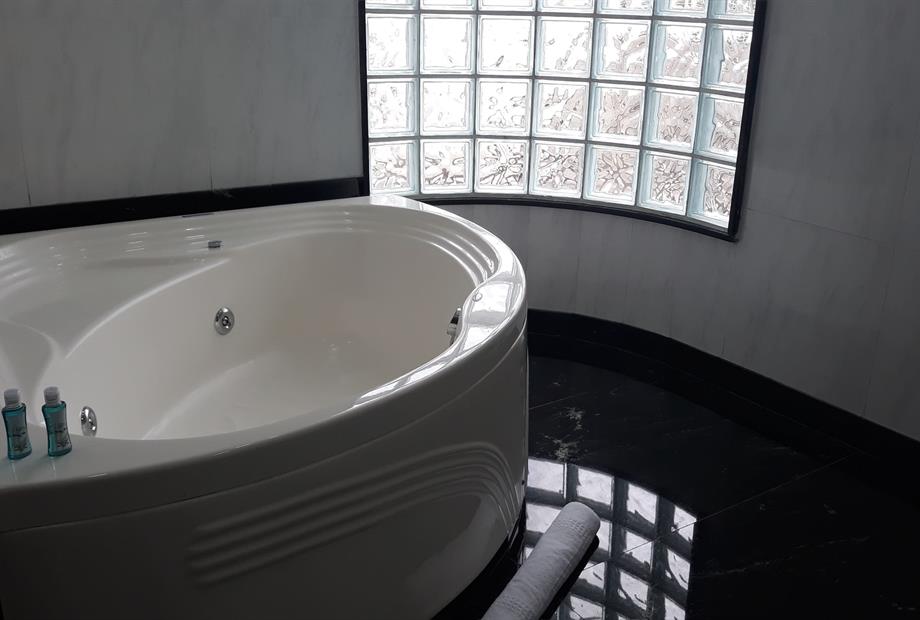 apartamento presidencial - banheiro casal (5).jpg