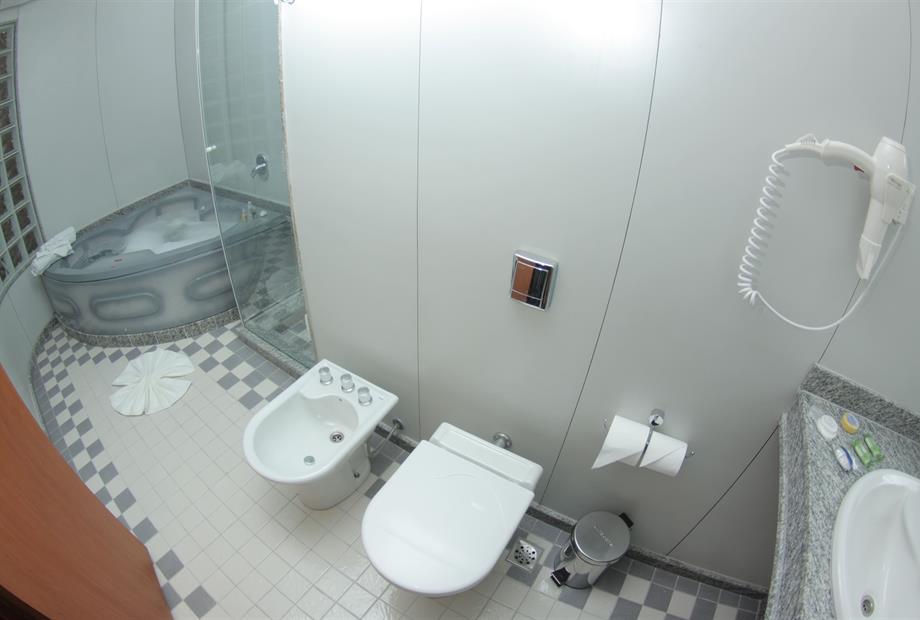 apartamento master - banheiro (1).jpg