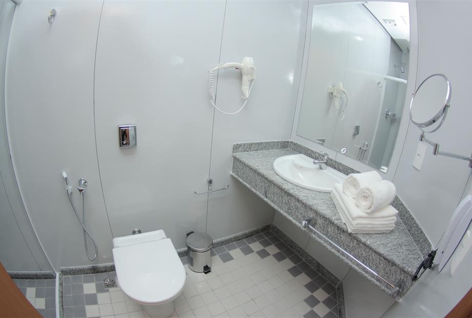 apartamento luxo - banheiro (2).jpg