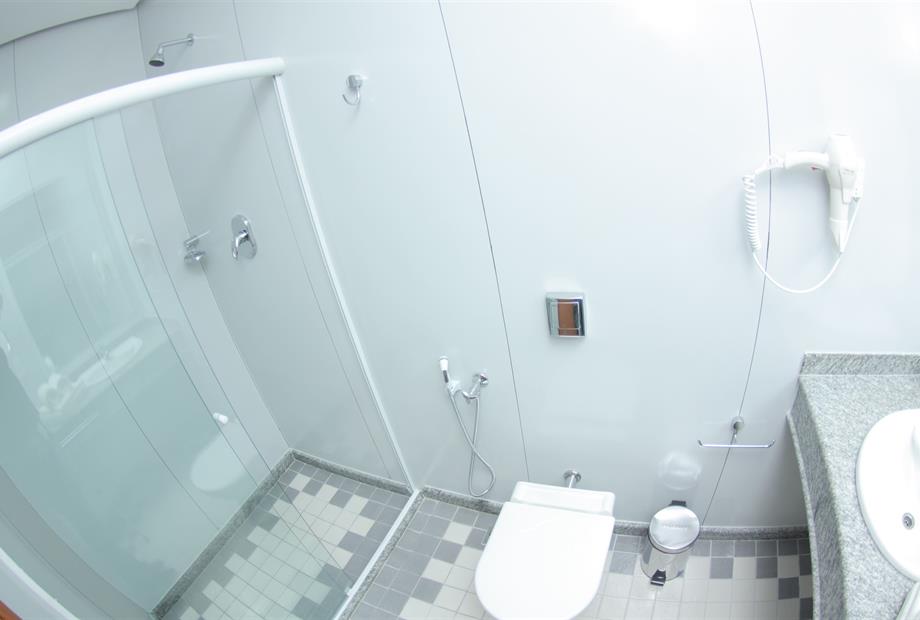 apartamento luxo - banheiro (1).jpg