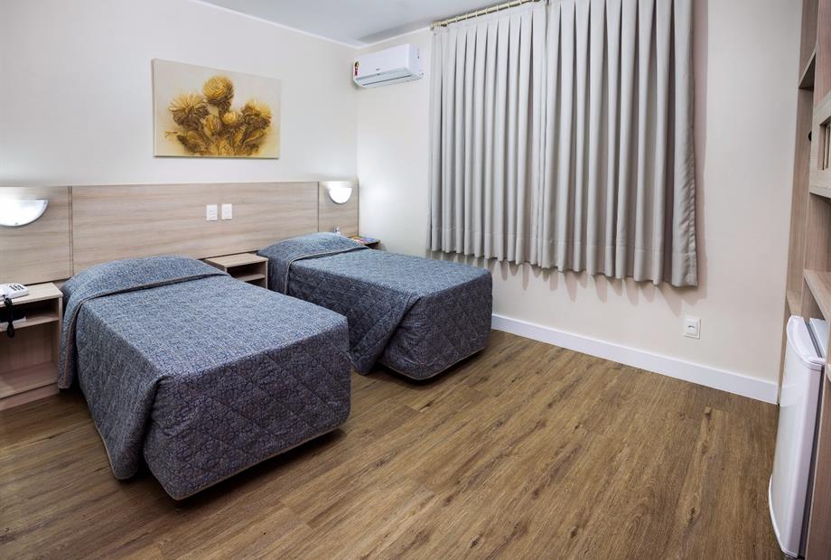 Apartamento duplo solteiro outro ângulo.jpg