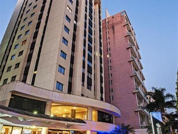 hotel-slaviero-sao-paulo-moema-fachada-2.jpg