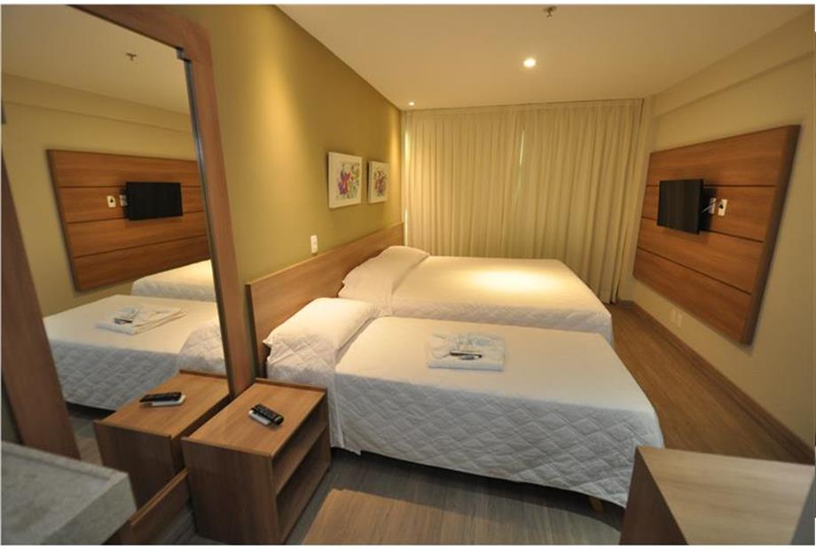 TRIPLO: SOLTEIRO + CASAL