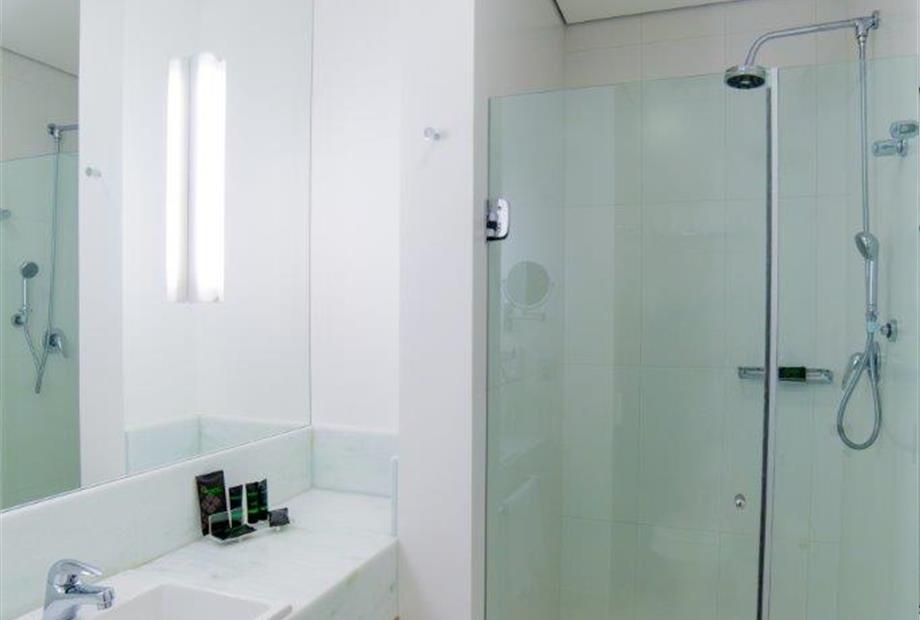 Banheiro - Apto Luxo.jpg