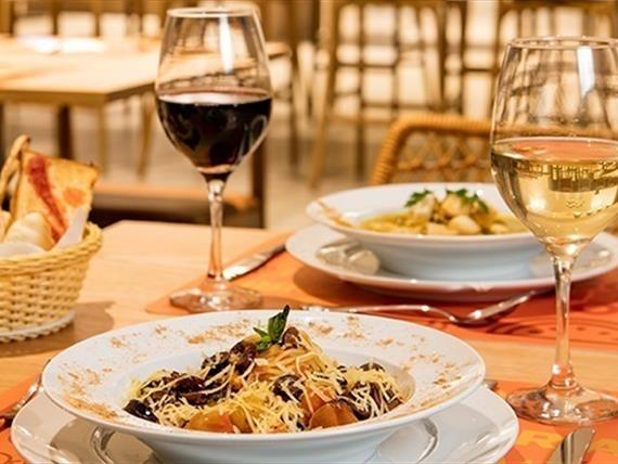 RHCDE Restaurante-001.jpg