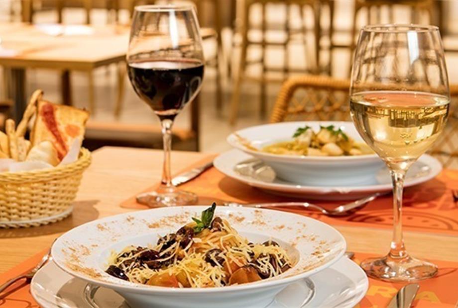 RHCDE Restaurante-001.jpg