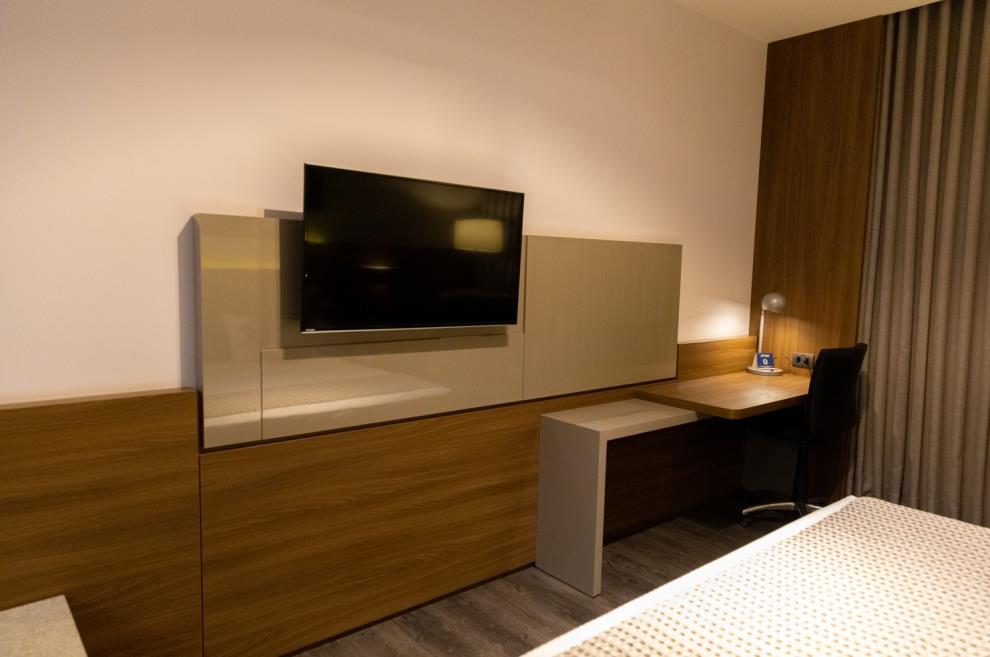 1. apto twin tv.jpg