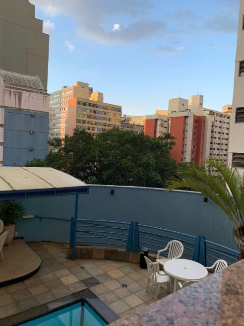 piscina lado direito.jpg