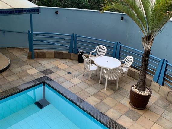 piscina lado direito 2.jpg