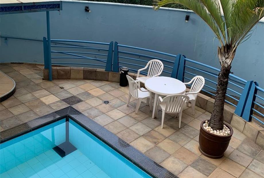 piscina lado direito 2.jpg