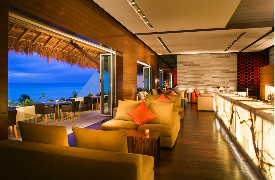 Sky Bar 001.jpg