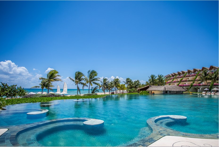 Piscina Ambassador 003.jpg