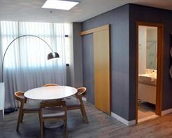 Luxo com 2 Camas de Solteiro