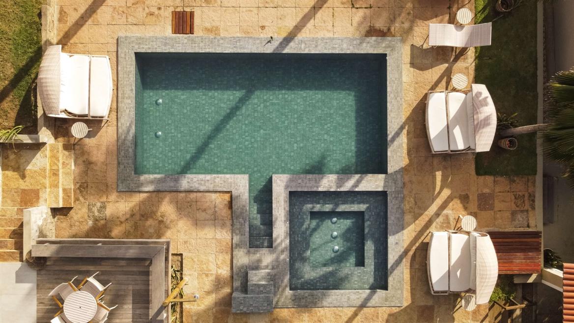 piscina site.jpg