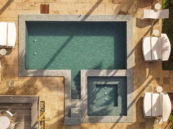 piscina site.jpg