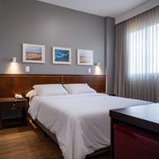 Suíte com cama de casal