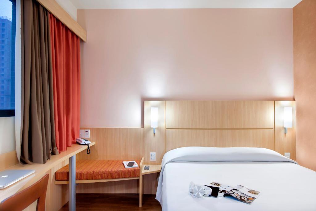 Illustrative image of Ibis Curitiba Shopping