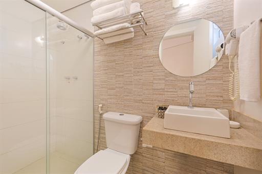 banheiro interno.jpg