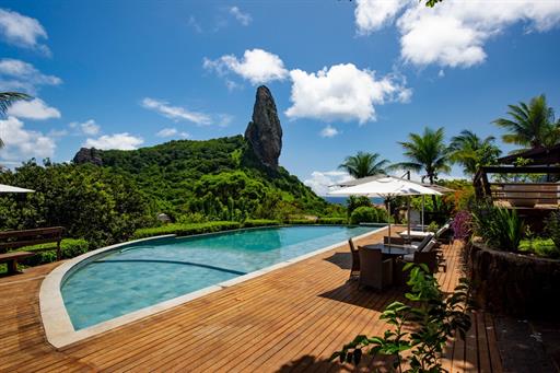 piscina borda infinita.jpg