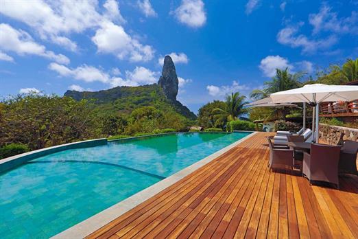 piscina borda infinita.jpg