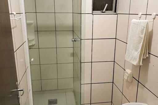 banheiro lateral.jpg