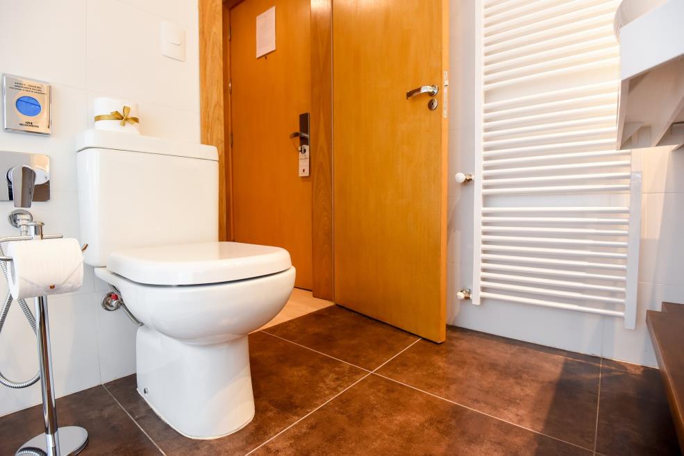 suite 7.jpg