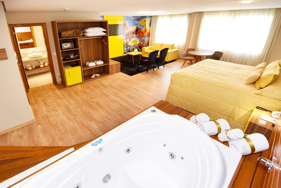 suite 21.jpg