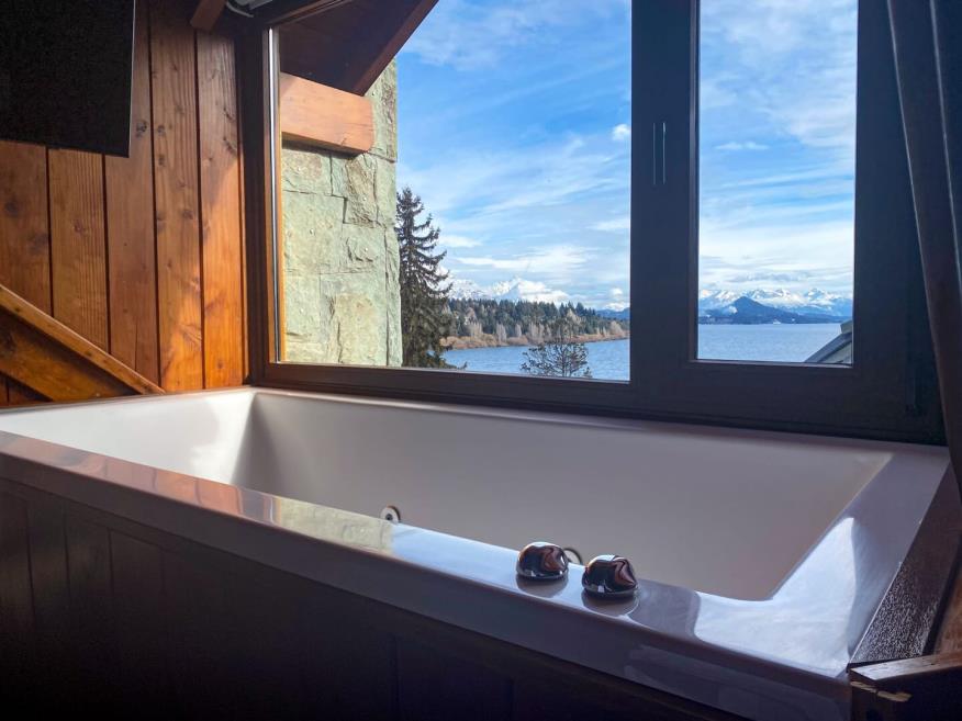 jacuzzi loft.jpg