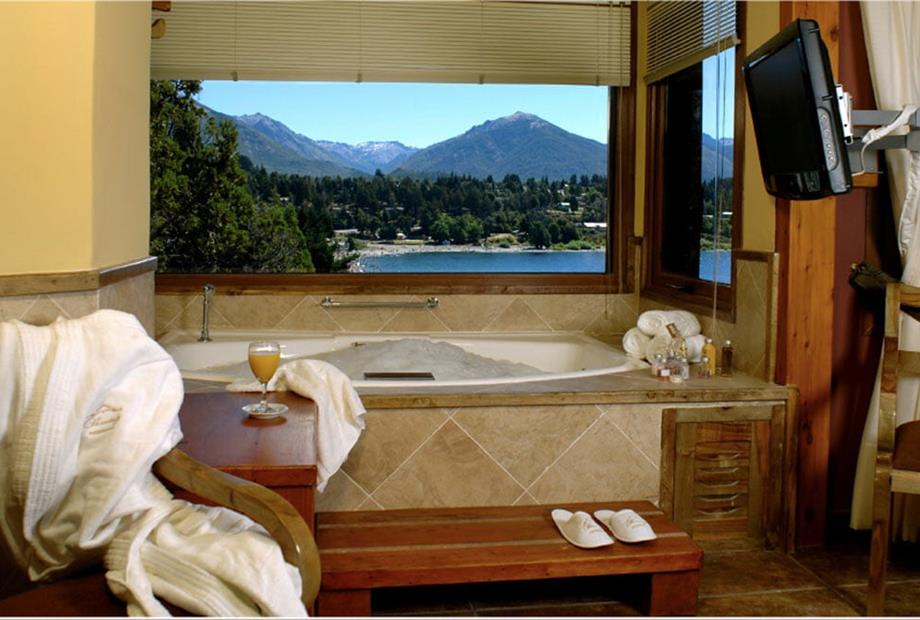 s -jacuzzi suite master con vista al lago.jpg