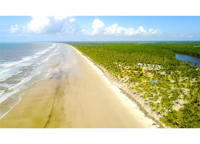 Vista aérea da praia do Makaira