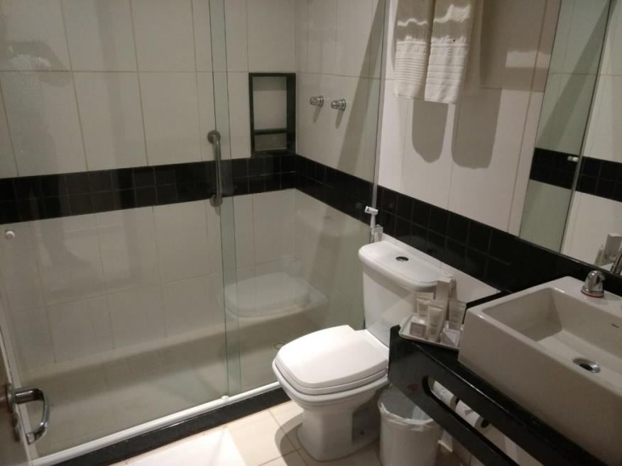 Superior_bathroom.jpg