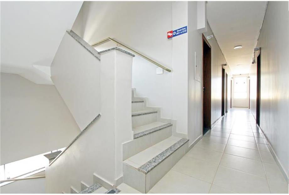 zHotelIpirangaMaringaescada corredor.jpg