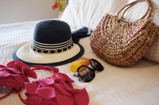 Chapeu e biquini.jpg