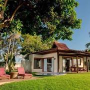 Bangalô Master - vista para o mar, sala com adega, banheira com cromoterapia e piscina privativa.