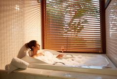 Bangalô Super Luxo - vista para o mar e banheira de hidromassagem.