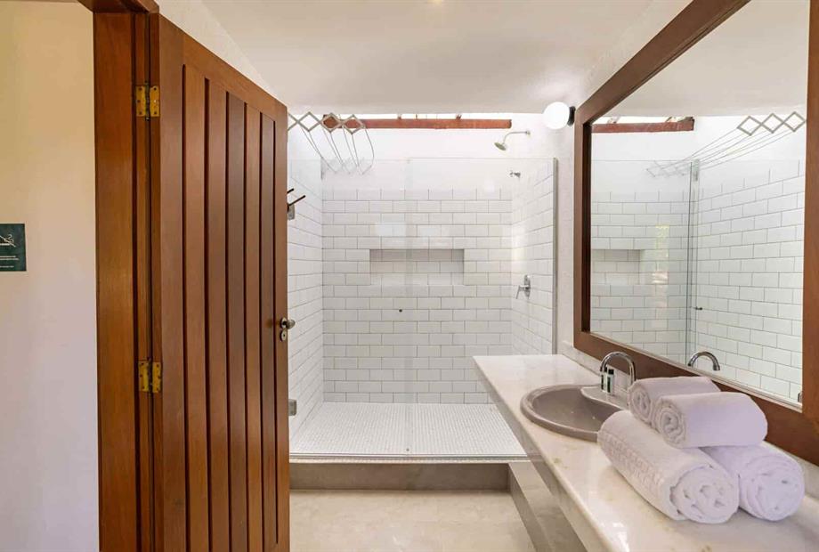 banheiro do duplo 2 (1) (1).jpg