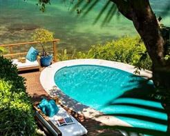 Insólito with Pool