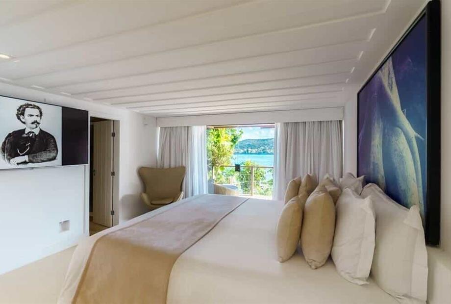 insólito com piscina(4)(1).jpg