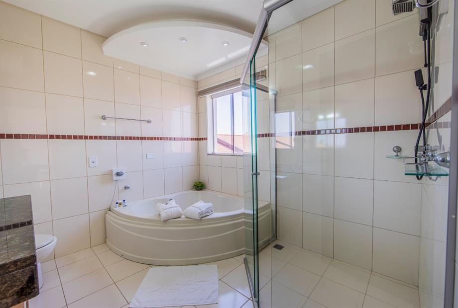 BANHEIRO MASTER 1.jpg