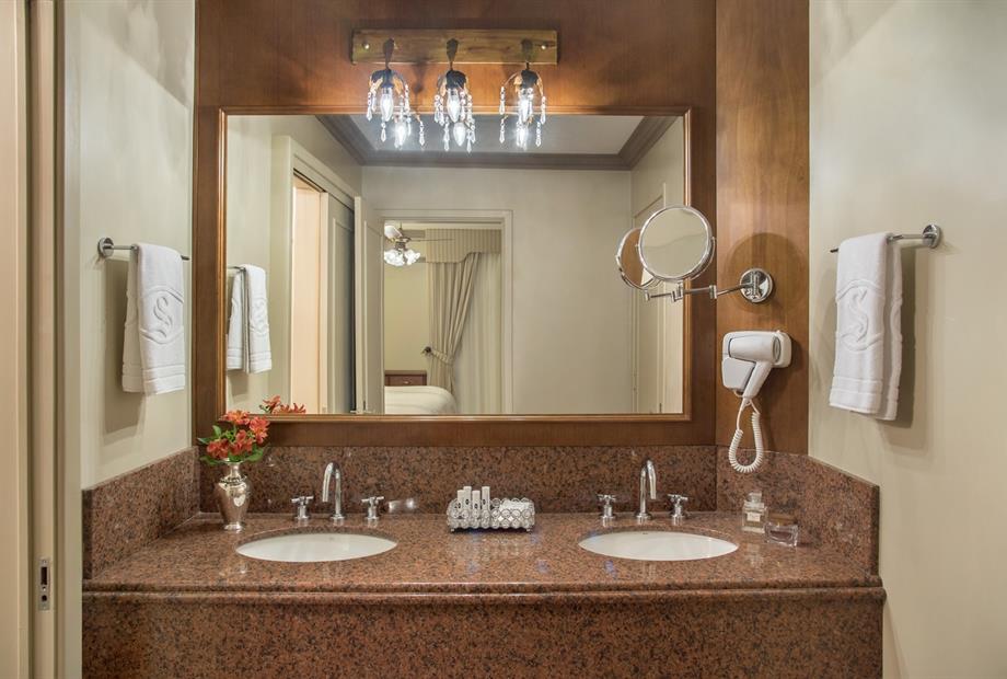 banheiro-luxo suite.jpg