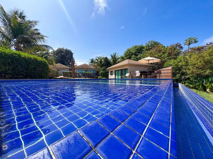 piscina_azulejos_comprimida.jpg