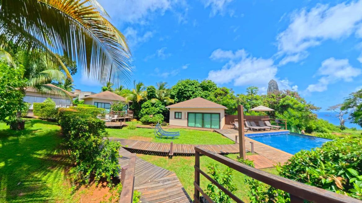 jardim_deck_piscina_comprimida.jpg