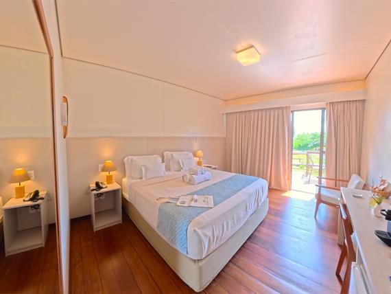 quarto_espelho_comprimida.jpg
