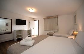 Quarto Triplo com Varanda do Pousada da Germana 