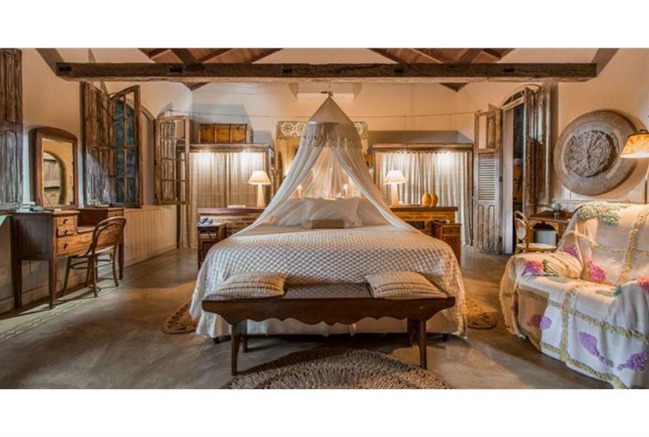 Bangalô Luxo Dentro.jpg