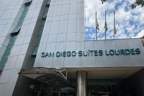 Photo 2 de San Diego Suites Lourdes