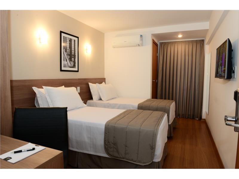 Quarto Twin.jpg