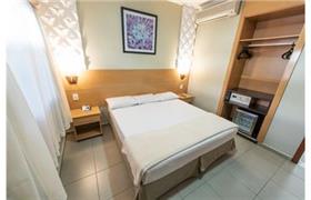 Suíte (Cama de casal) do Limeira Suítes